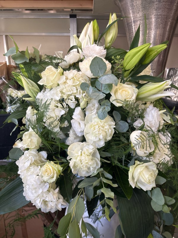 Composition florale pour un mariage avec livraison sur le lieu de cérémonie à Marseille dans les Bouches du Rhône