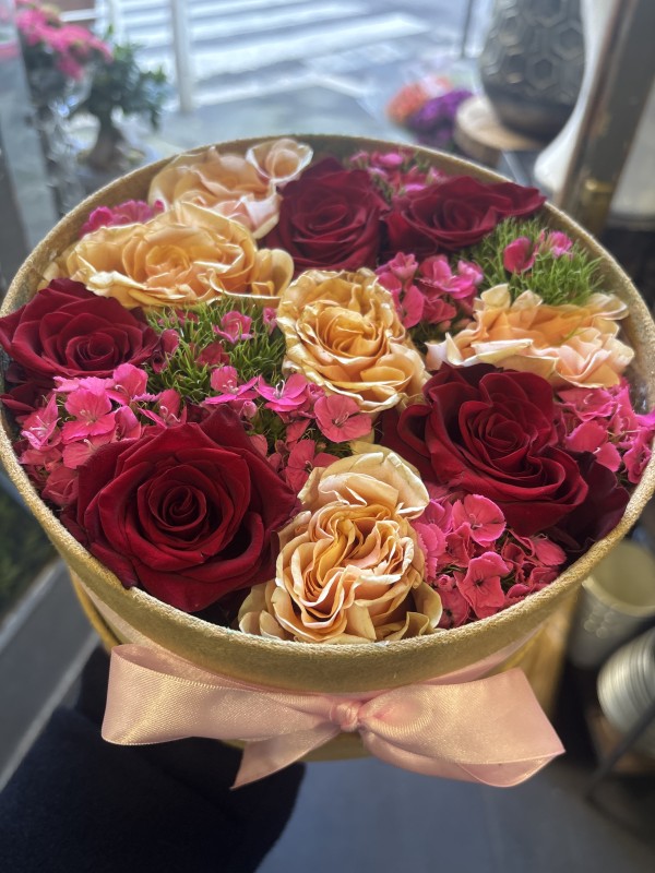 composition Florale pour la St Valentin par votre fleuriste Flore et sens à La Ciotat