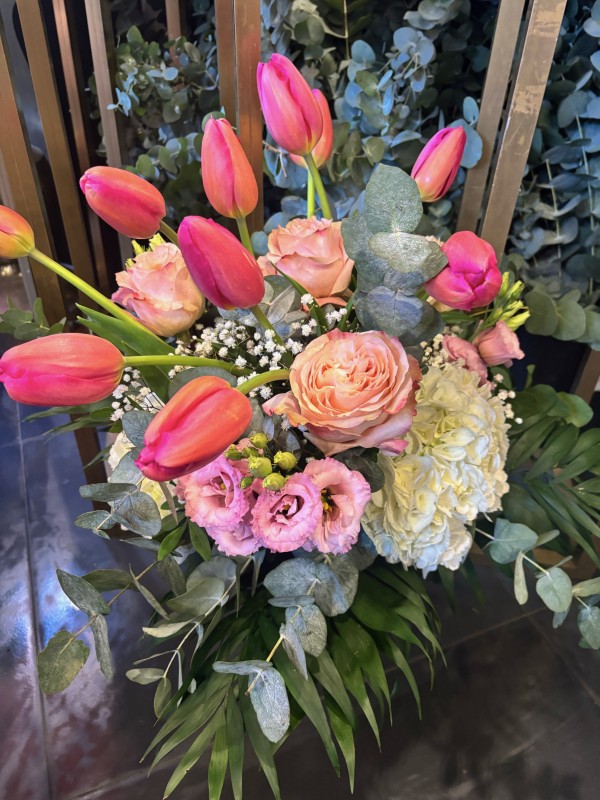 bouquet Interflora pour la St Valentin chez un fleuriste à Marseille 13006